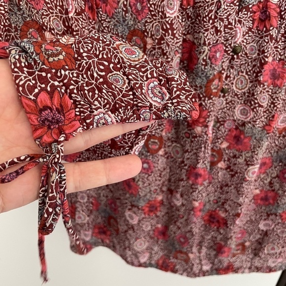 Lucky Brand floral long sleeve blouse with button details and tie wrists small - Picture 7 of 10